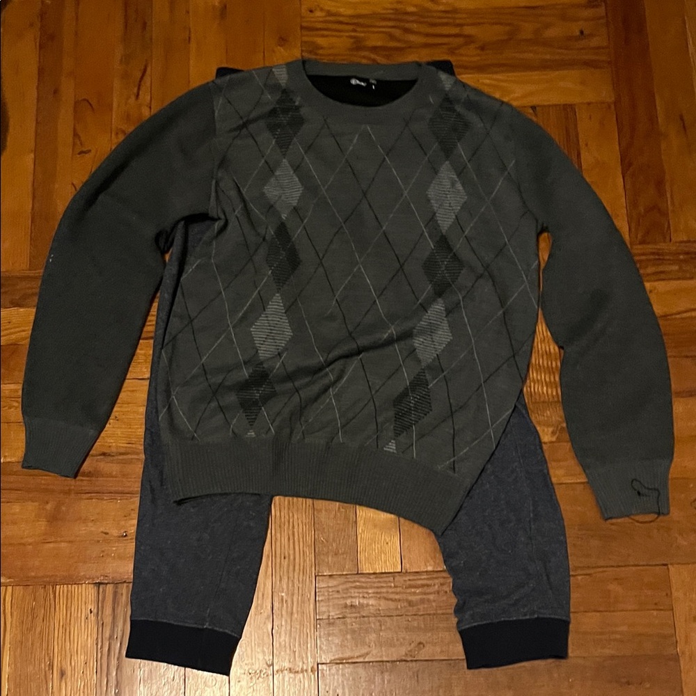 Men's Classic Argyle Crewneck Sweater